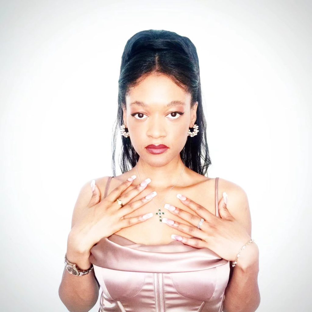 naiyah-music-singer-songwriter-london-artisit-official-website-rnb-pop-dancehall